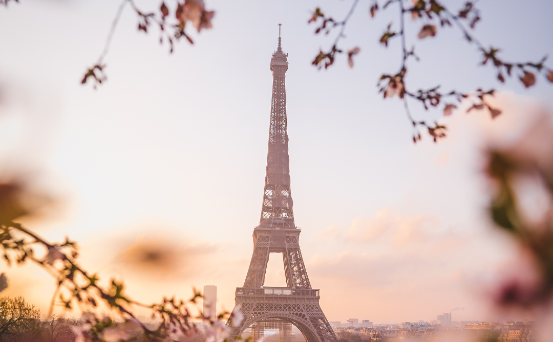 Download Your Free Paris March Calendar Wallpaper