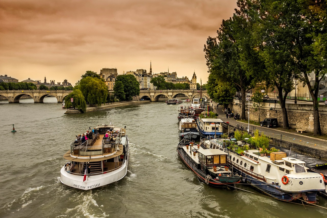 Budget Paris Tours – Discover the City of Light Without Overspending