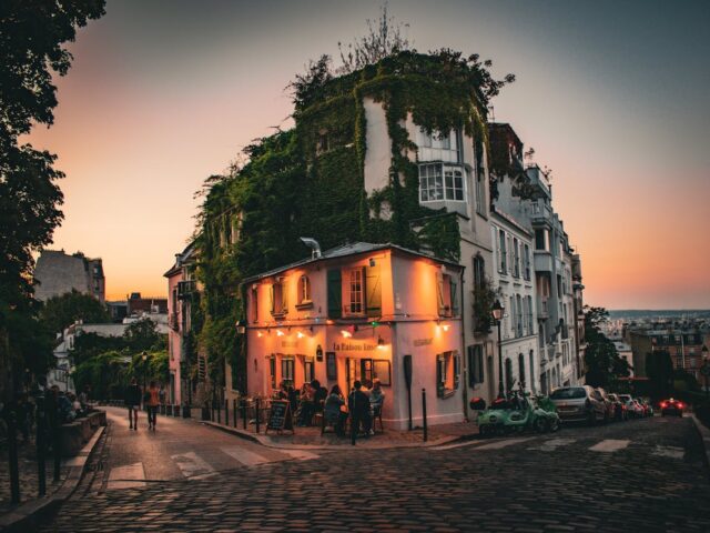 La Maison Rose Paris – The Most Instagrammable Café in Montmartre