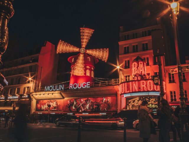 Moulin Rouge Paris Guide: History, Legends and the Spirit of Montmartre
