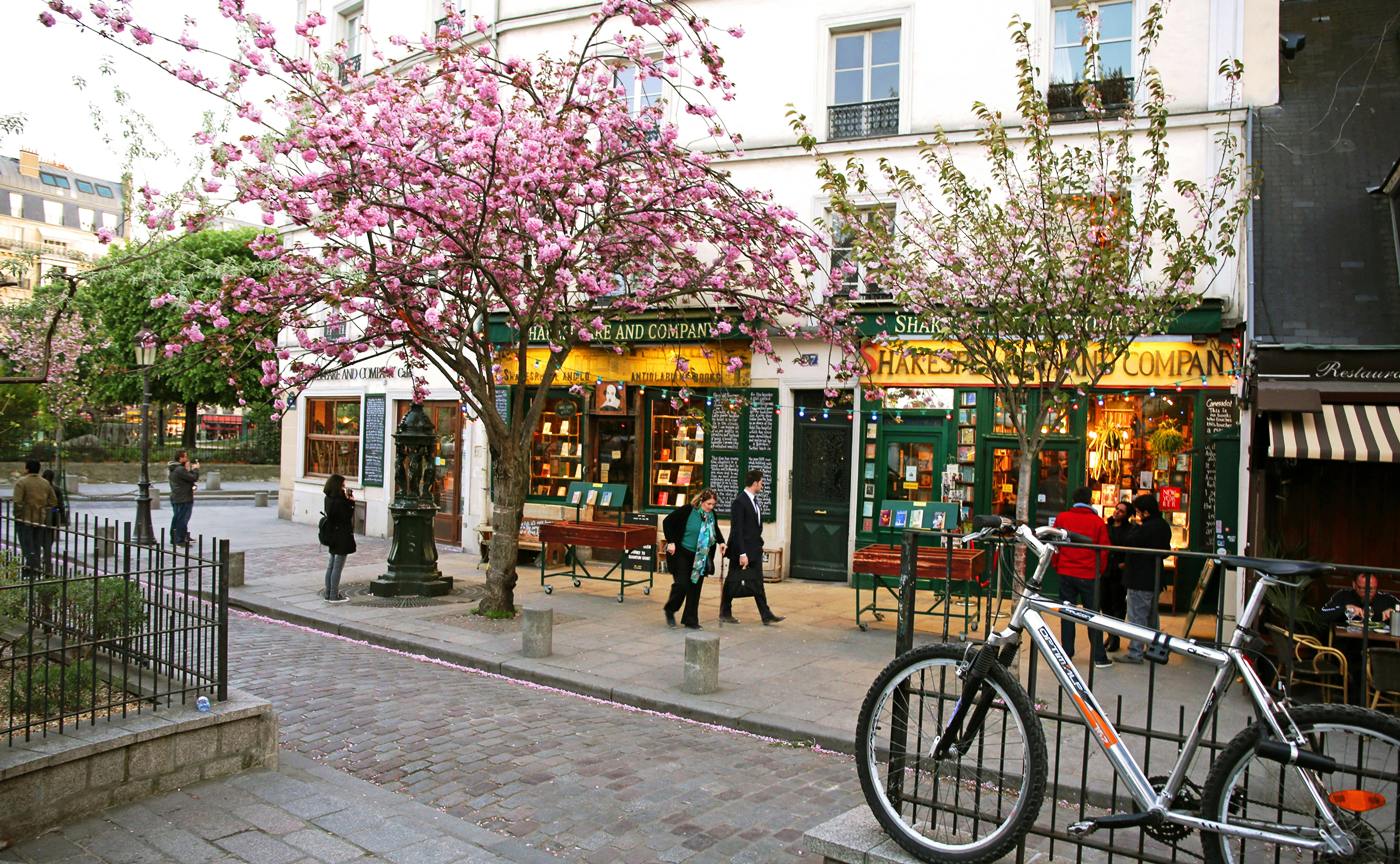Shakespeare & Company Paris Guide