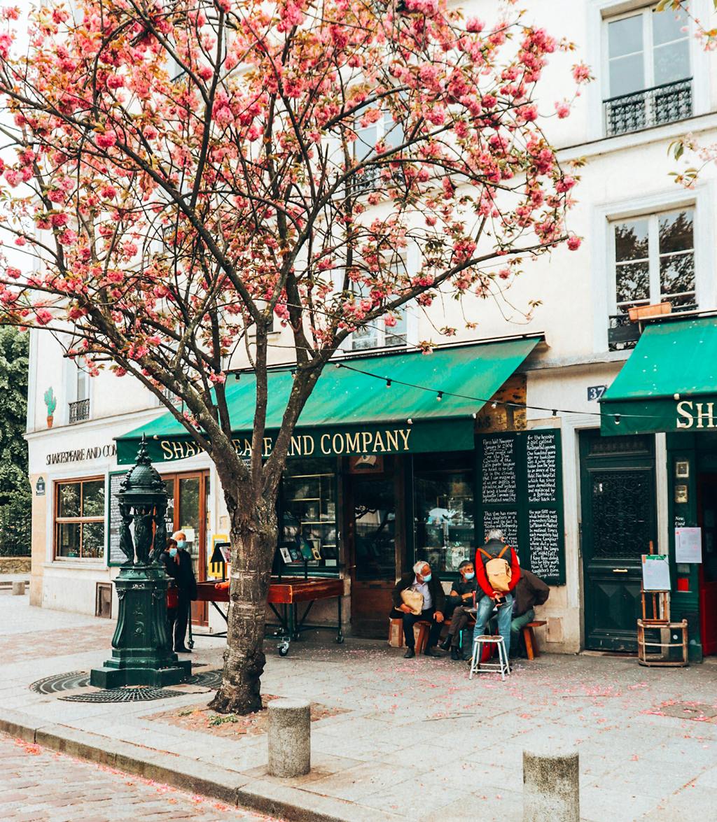 Shakespeare & Company Paris Guide