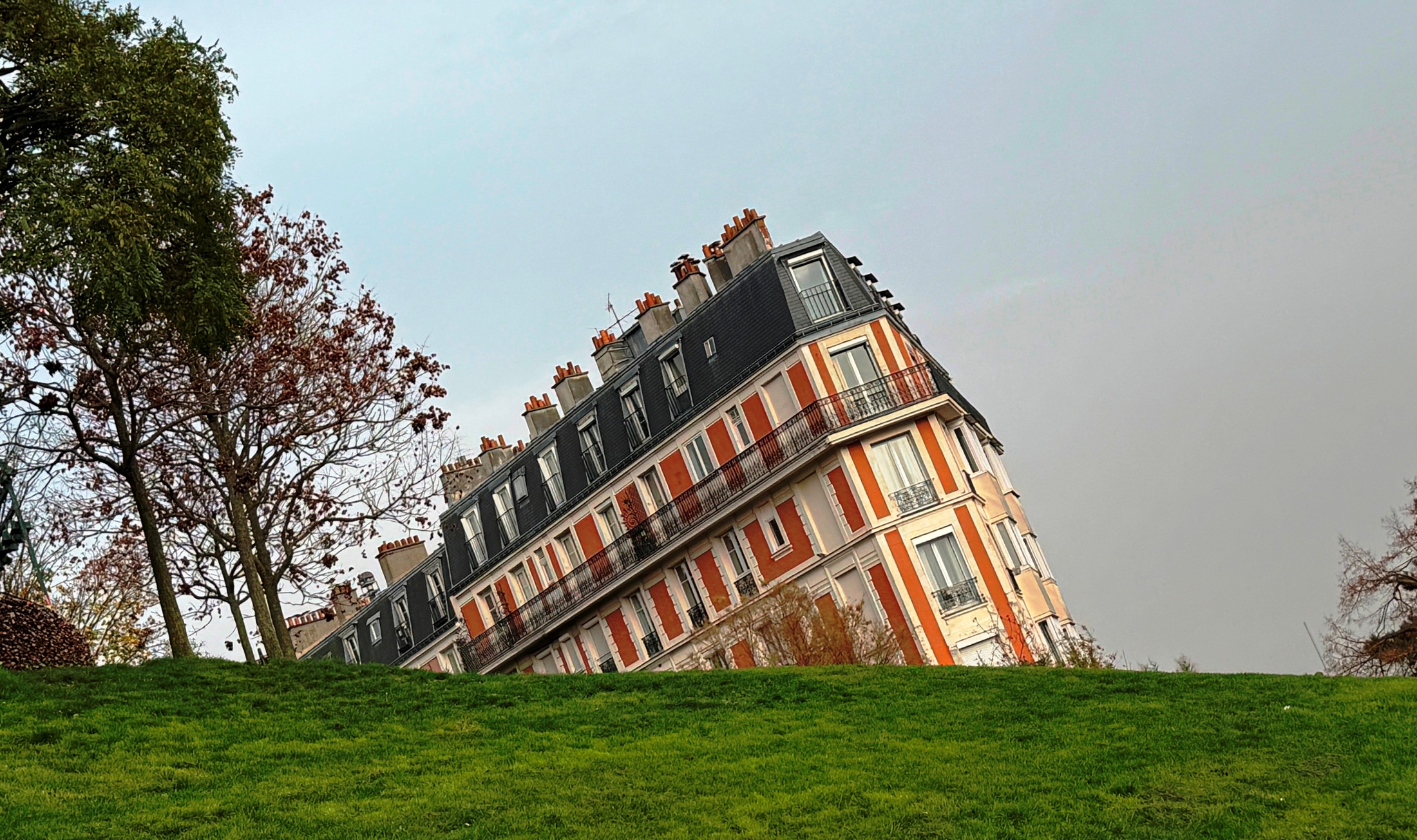 The Sinking House of Montmartre: Paris’s Clever Little Illusion