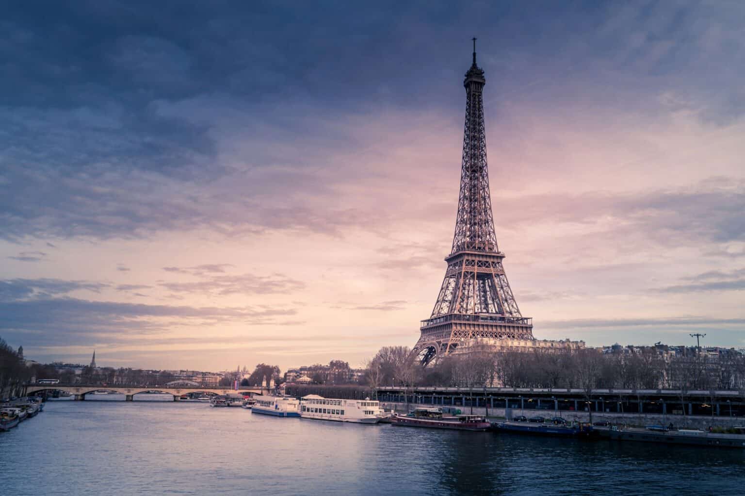 The Best €2.50 Paris Tours: Metro Line 6 & Bus 69